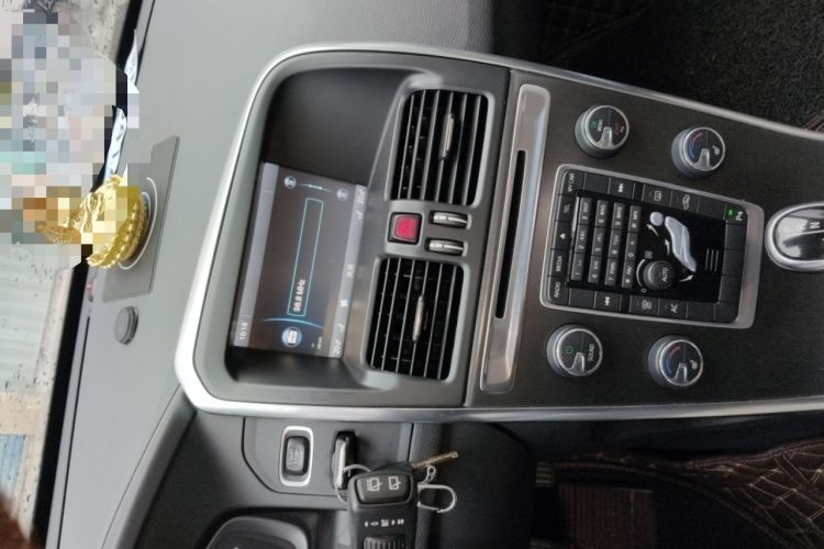 Used Volvo XC60 2013 T5 Comfort Edition Audio And AC Panel