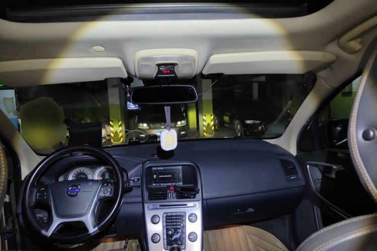 Used Volvo XC60 2013 T5 Zhiya Edition Center Console