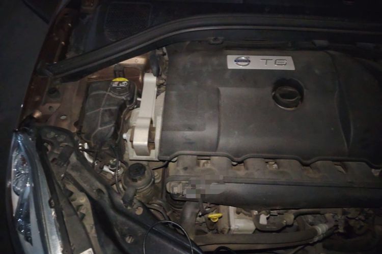 Used Volvo XC60 2013 T6 AWD Comfort Edition Engine Bay Right