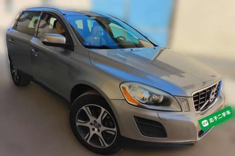 Used Volvo XC60 2013 T5 Comfort Edition Front Right 45 Deg