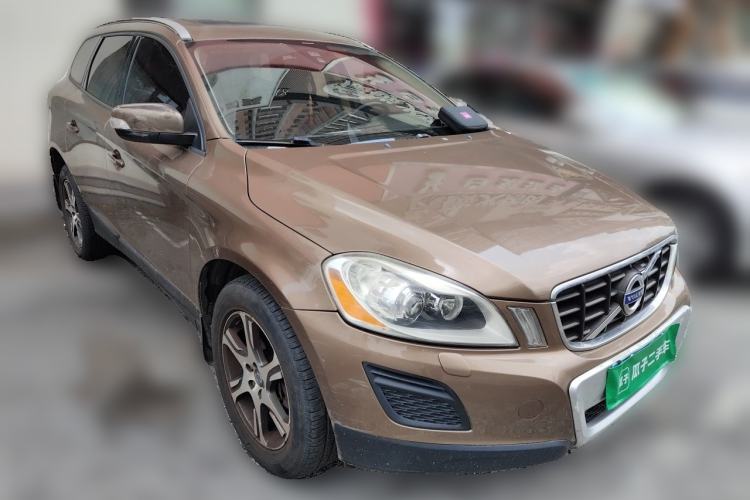 Used Volvo XC60 2013 T5 Comfort Edition Front Right 45 Deg