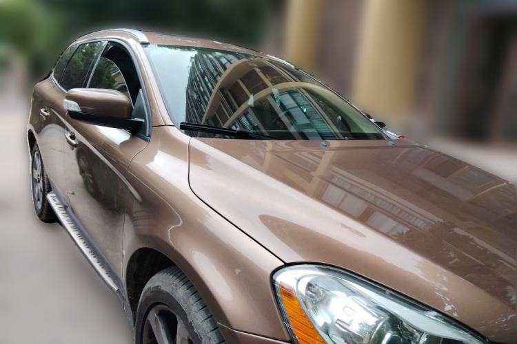 Used Volvo XC60 2013 T6 AWD Comfort Edition Front Right 45 Deg