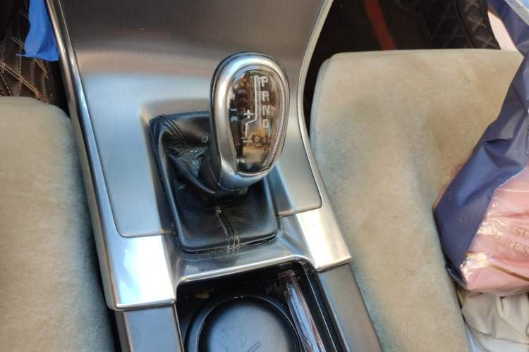 Used Volvo XC60 2013 T5 Comfort Edition Gear Lever