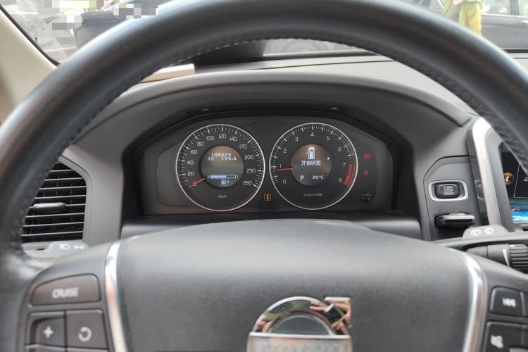 Used Volvo XC60 2013 T5 Comfort Edition Instrument Cluster