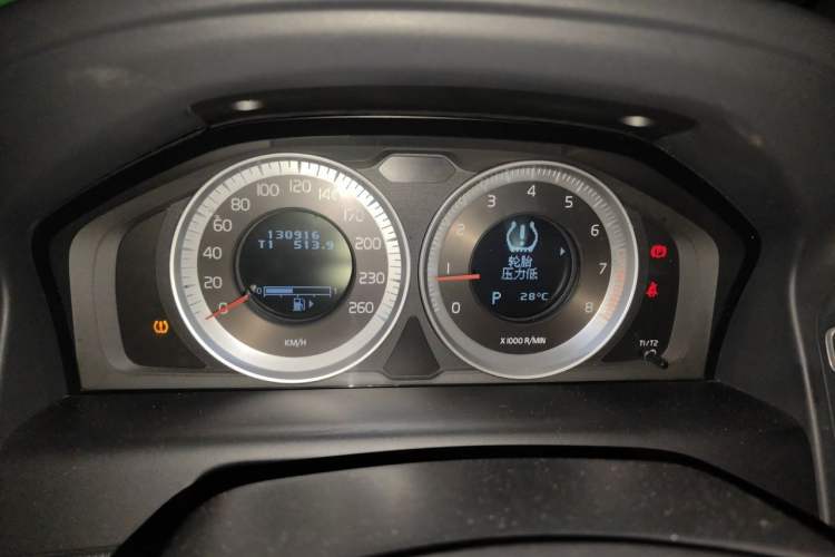 Used Volvo XC60 2013 T5 Zhiya Edition Instrument Cluster