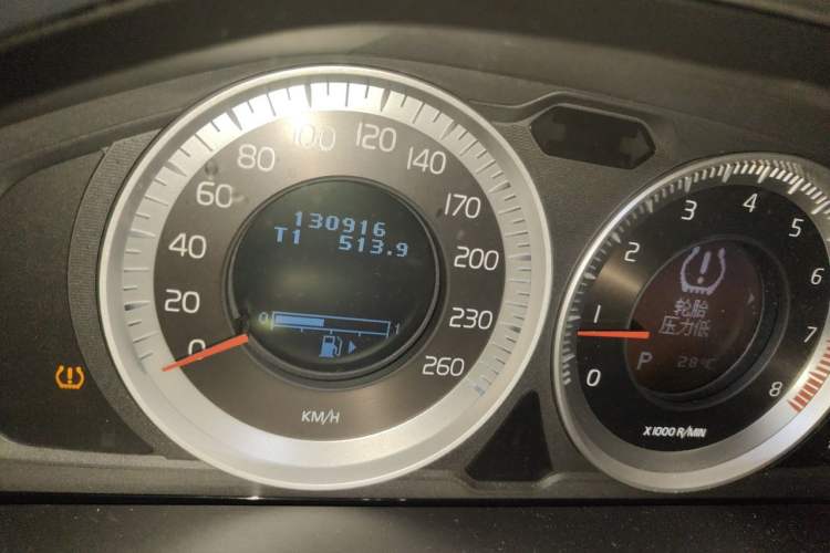 Used Volvo XC60 2013 T5 Zhiya Edition Odometer Close Up
