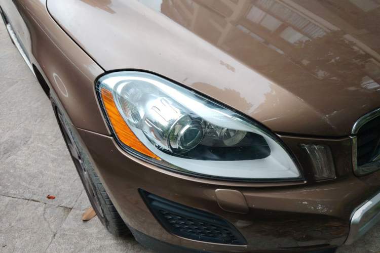 Used Volvo XC60 2013 T6 AWD Comfort Edition Right Front Headlight