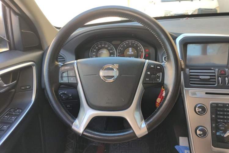 Used Volvo XC60 2013 T5 Comfort Edition Steering Wheel