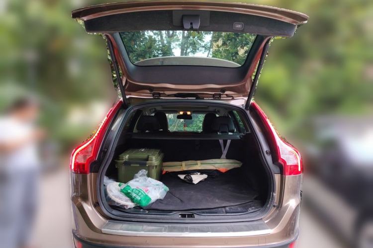Used Volvo XC60 2013 T6 AWD Comfort Edition Trunk