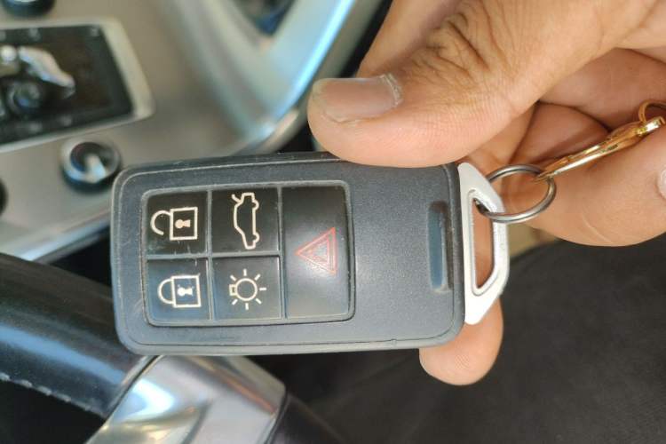 Used Volvo XC60 2013 T5 Comfort Edition Vehicle Key