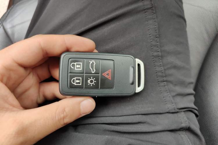Used Volvo XC60 2013 T5 Comfort Edition Vehicle Key