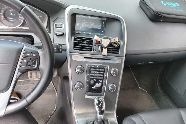 Used Volvo XC60 2013 T5 Zhiya Edition Audio And AC Panel