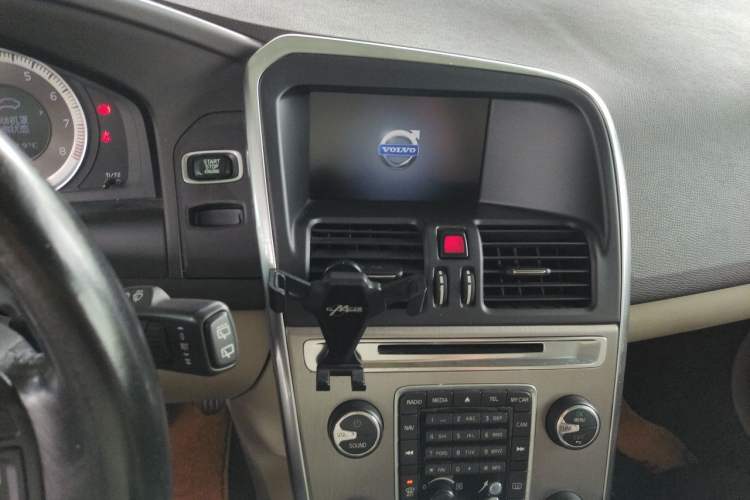 Used Volvo XC60 2013 T5 Zhiya Edition Audio And AC Panel