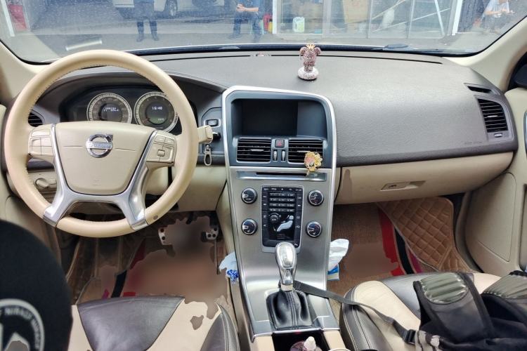 Used Volvo XC60 2013 T5 Zhiya Edition Center Console