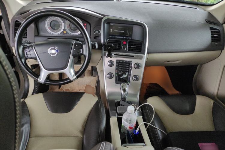 Used Volvo XC60 2013 T5 Zhiya Edition Center Console