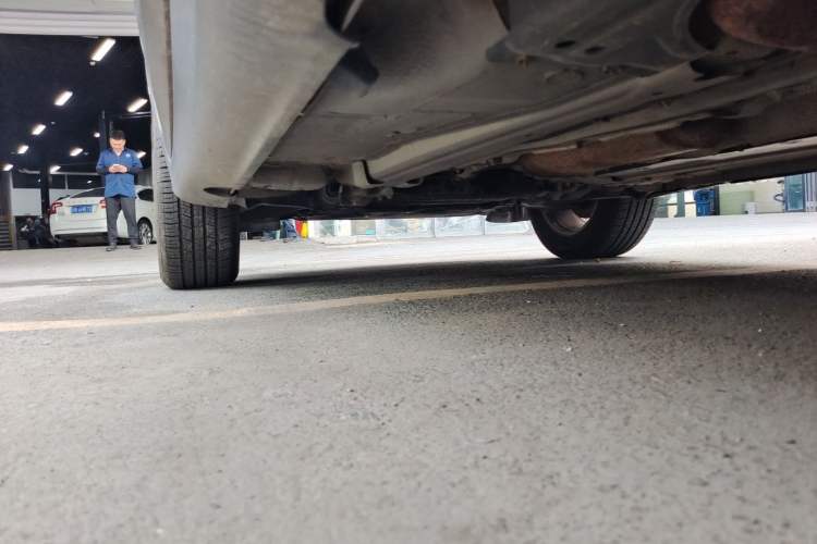 Used Volvo XC60 2013 T5 Zhiya Edition Chassis Rear Left