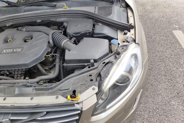 Used Volvo XC60 2013 T5 Zhiya Edition Engine Bay Left