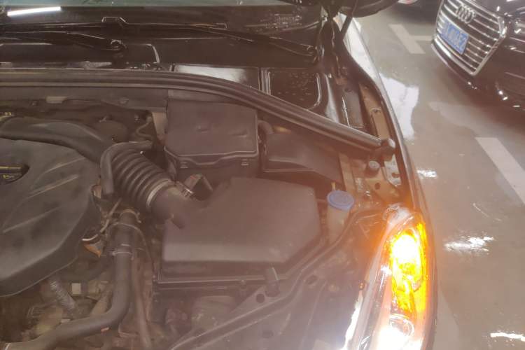 Used Volvo XC60 2013 T5 Zhiya Edition Engine Bay Left