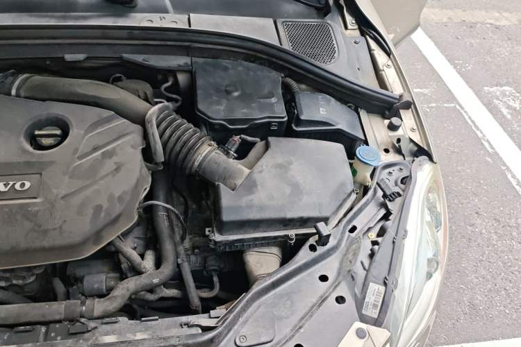 Used Volvo XC60 2013 T5 Comfort Edition Engine Bay Left