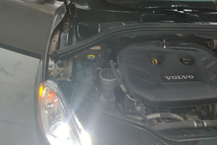 Used Volvo XC60 2013 T5 Zhiya Edition Engine Bay Right