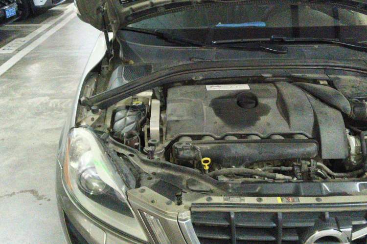 Used Volvo XC60 2013 T6 AWD Comfort Edition Engine Bay Right