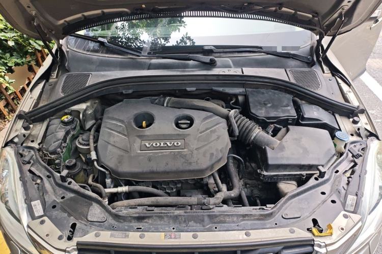 Used Volvo XC60 2013 T5 Comfort Edition Engine Bay