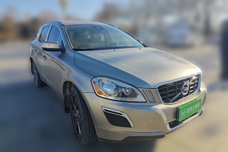 Used Volvo XC60 2013 T6 AWD Comfort Edition Front Right 45 Deg