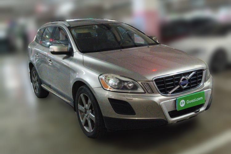 Used Volvo XC60 2013 T6 AWD Comfort Edition Front Right 45 Deg
