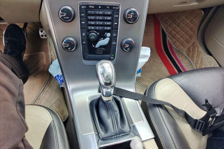 Used Volvo XC60 2013 T5 Zhiya Edition Gear Lever
