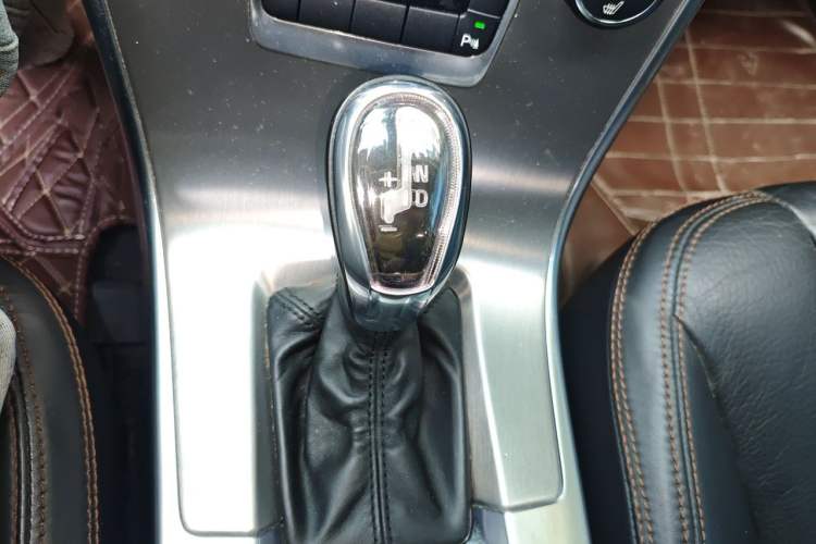 Used Volvo XC60 2013 T5 Comfort Edition Gear Lever