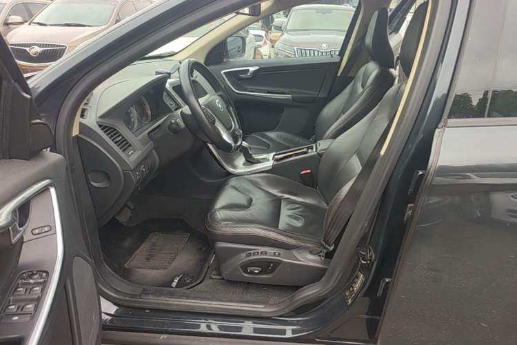 Used Volvo XC60 2013 T6 AWD Comfort Edition Left Front Seat