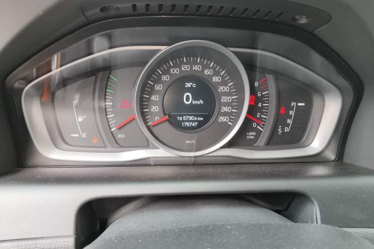 Used Volvo XC60 2013 T5 Zhiya Edition Odometer Close Up