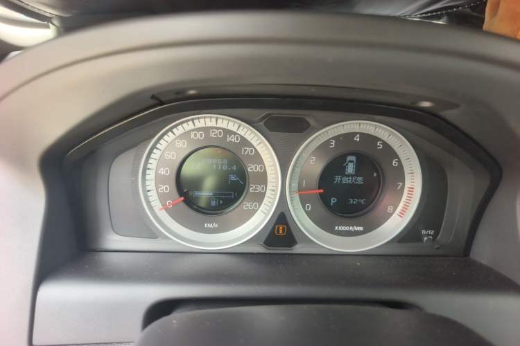 Used Volvo XC60 2013 T5 Zhiya Edition Odometer Close Up