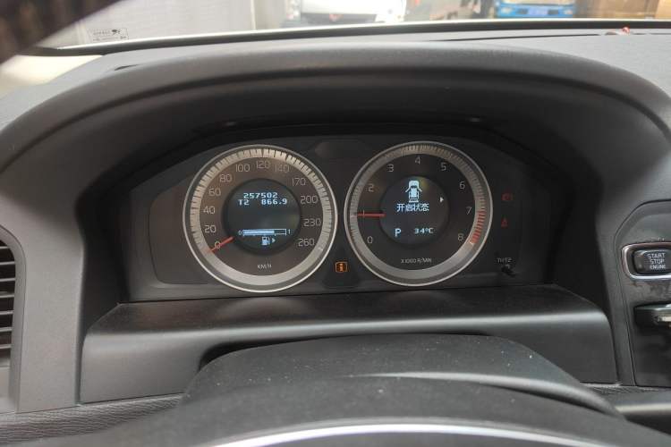 Used Volvo XC60 2013 T5 Zhiya Edition Odometer Close Up