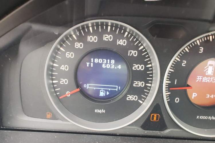 Used Volvo XC60 2013 T6 AWD Comfort Edition Odometer Close Up