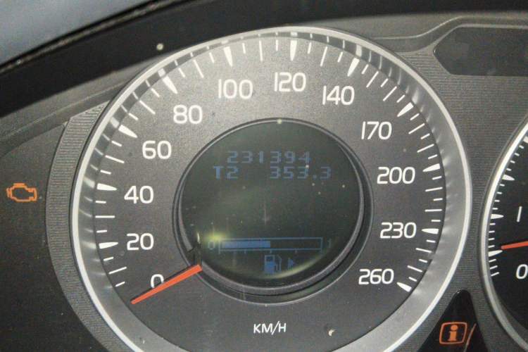 Used Volvo XC60 2013 T6 AWD Comfort Edition Odometer Close Up