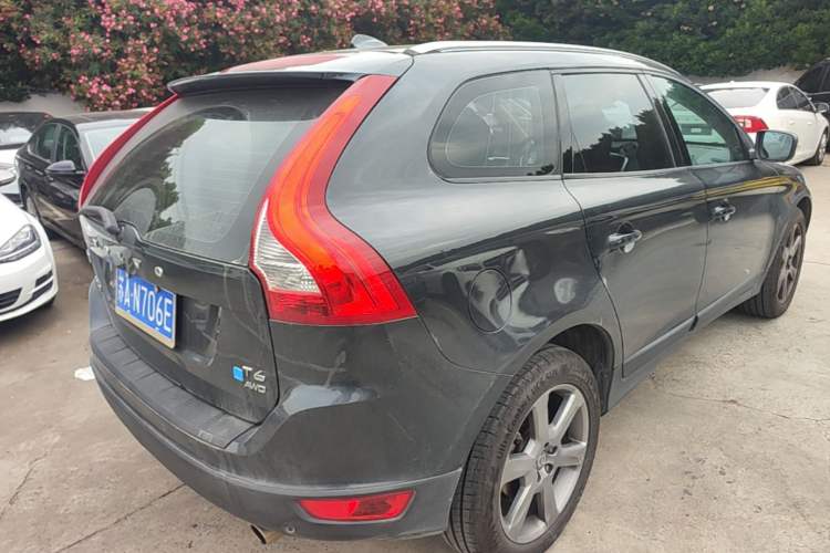 Used Volvo XC60 2013 T6 AWD Comfort Edition Rear Right 45 Deg