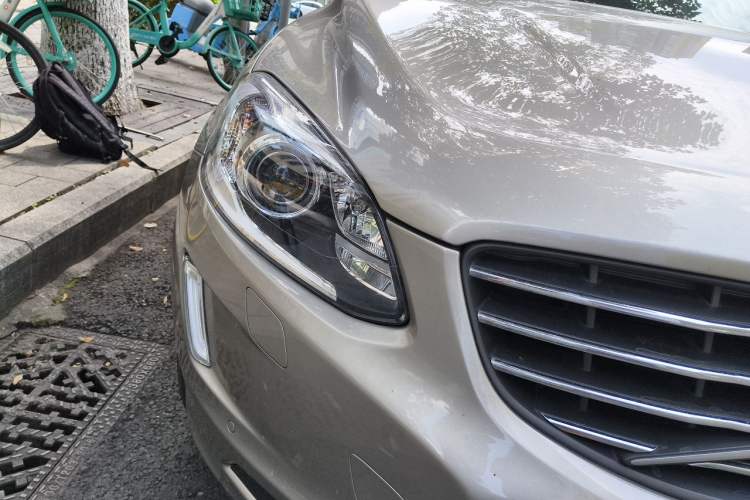 Used Volvo XC60 2013 T5 Zhiya Edition Right Front Headlight