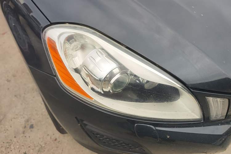 Used Volvo XC60 2013 T6 AWD Comfort Edition Right Front Headlight