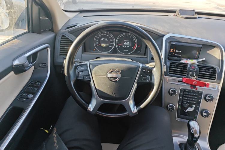 Used Volvo XC60 2013 T6 AWD Comfort Edition Steering Wheel