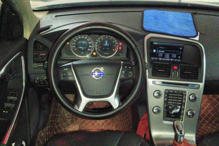 Used Volvo XC60 2013 T6 AWD Comfort Edition Steering Wheel