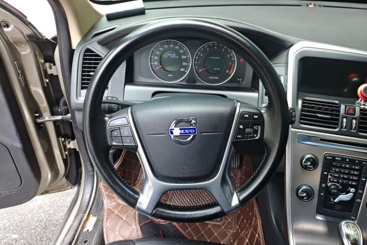 Used Volvo XC60 2013 T5 Comfort Edition Steering Wheel