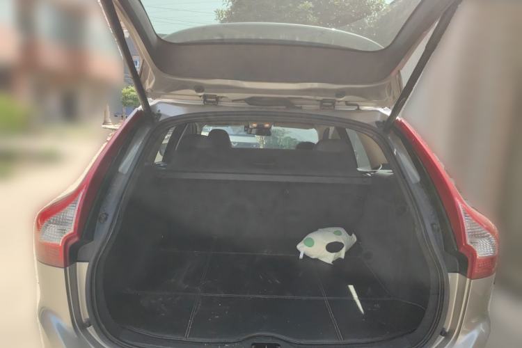 Used Volvo XC60 2013 T6 AWD Comfort Edition Trunk