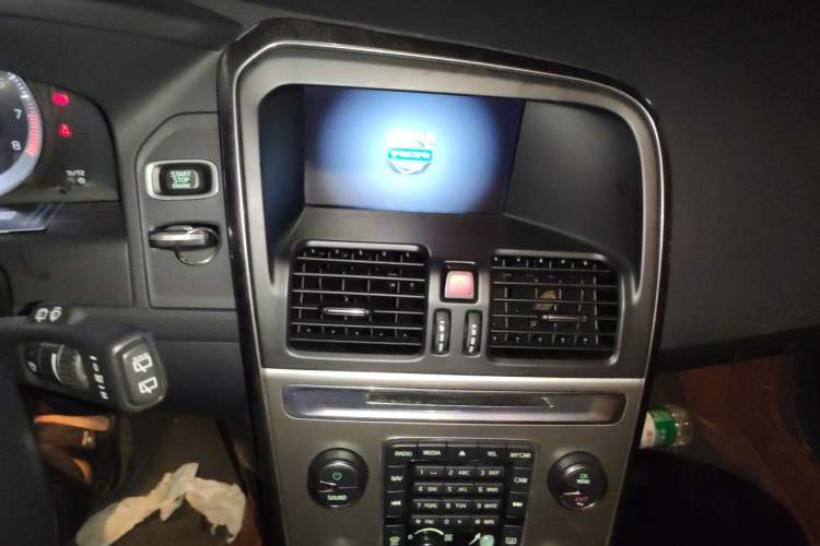 Used Volvo XC60 2013 T5 Zhiya Edition Audio And AC Panel