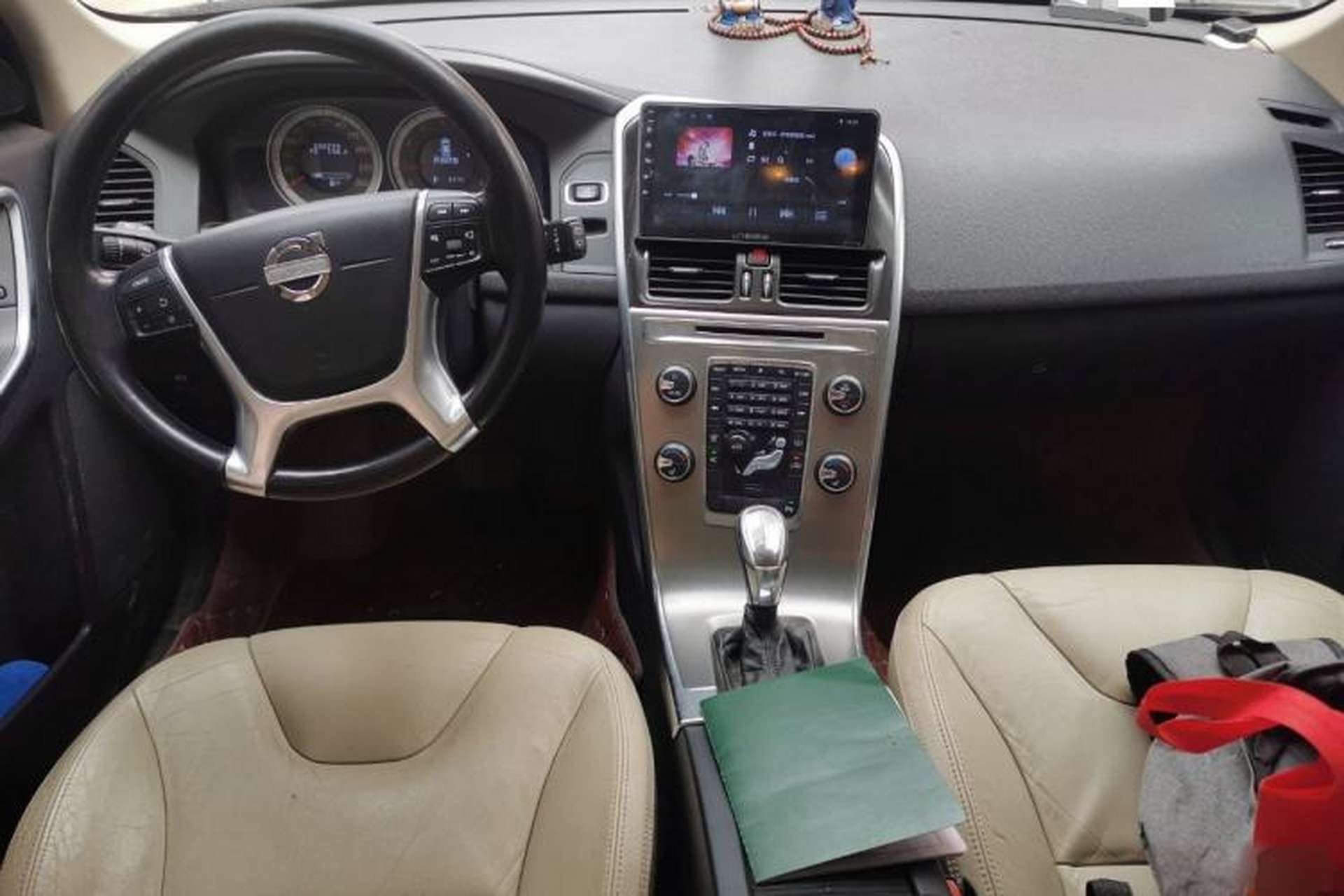 Used Volvo XC60 2013 T5 Zhiya Edition Center Console