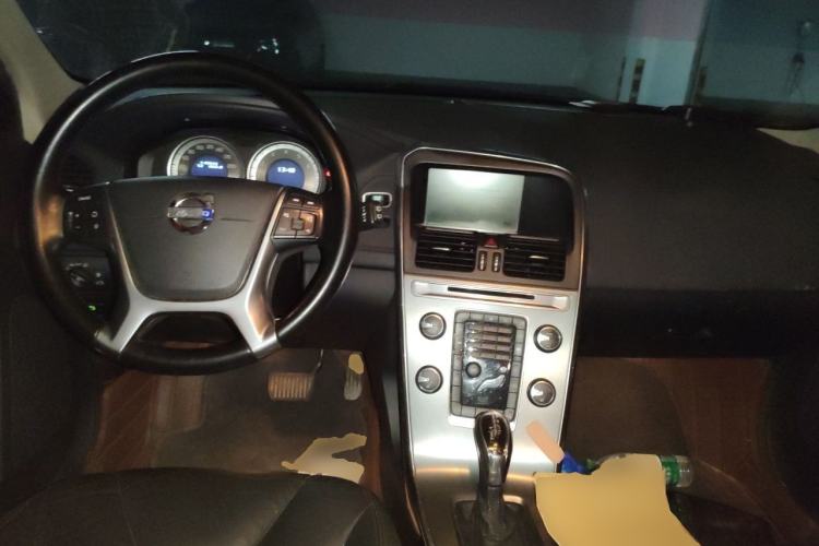 Used Volvo XC60 2013 T5 Zhiya Edition Center Console