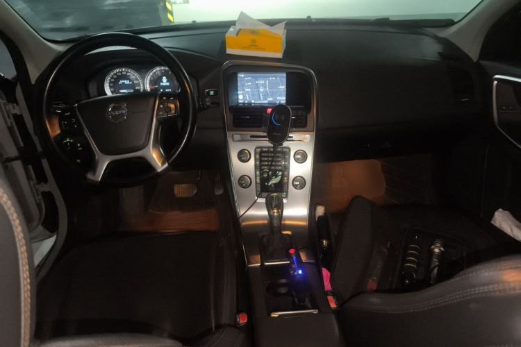 Used Volvo XC60 2013 T5 Zhiya Edition Center Console