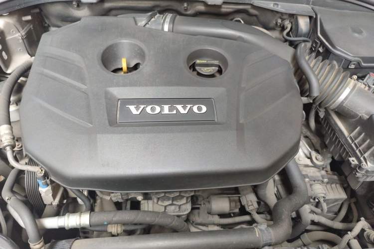 Used Volvo XC60 2013 T5 Comfort Edition Engine Bay