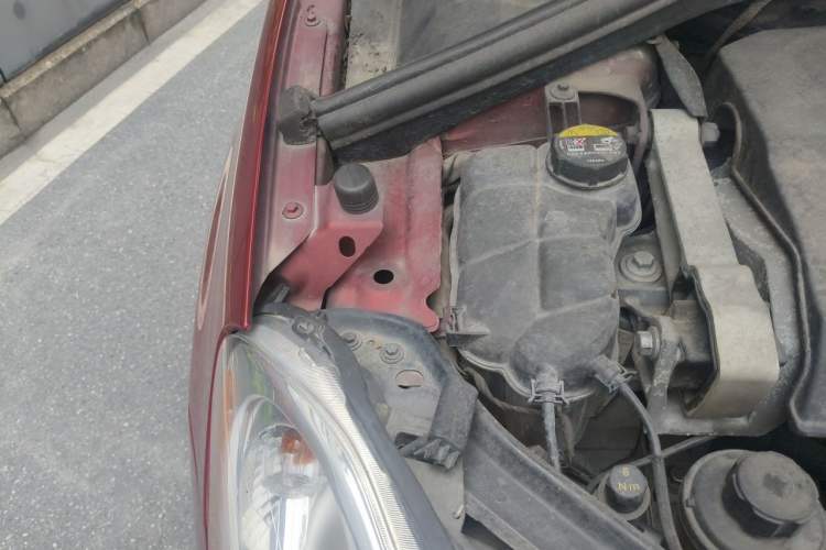 Used Volvo XC60 2013 T6 AWD Comfort Edition Engine Bay Right
