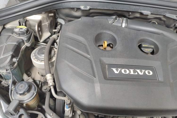 Used Volvo XC60 2013 T5 Comfort Edition Engine Bay Right